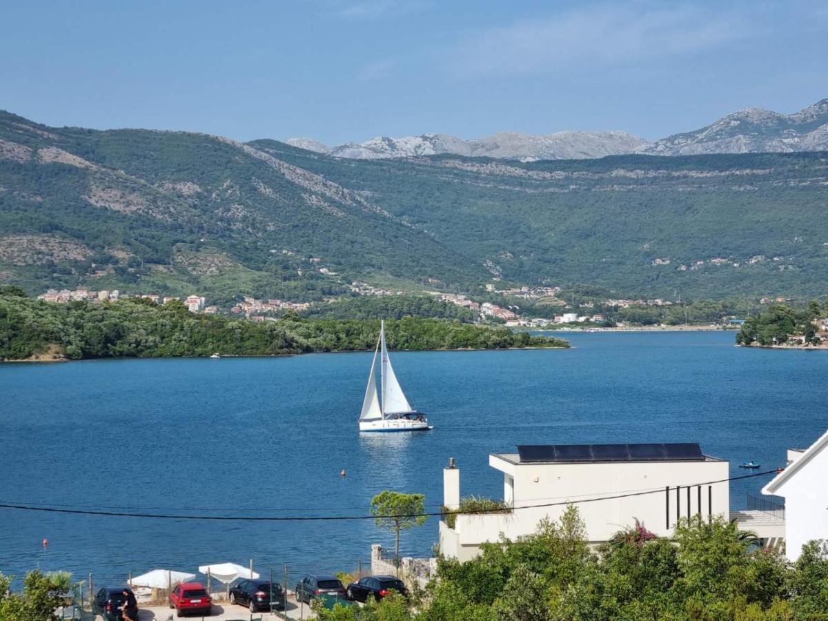 Emerald With Pool, Private And Private Sea View Terrace Apartment *