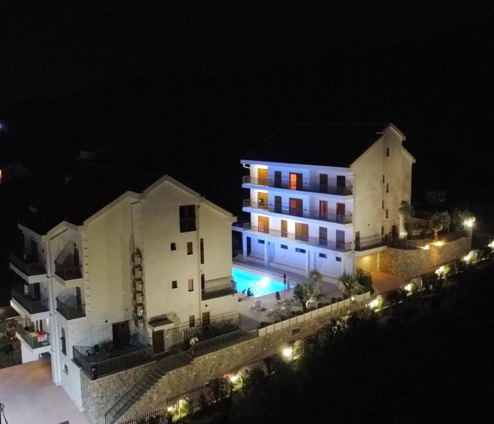 Apartment Emerald With Pool, Private And Private Sea View Terrace Tivat