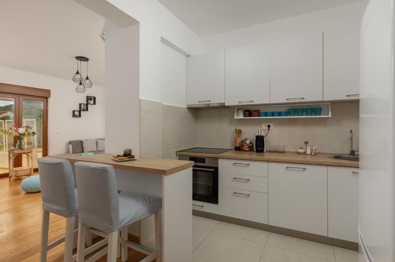 Apartment Emerald With Pool, Private And Private Sea View Terrace *