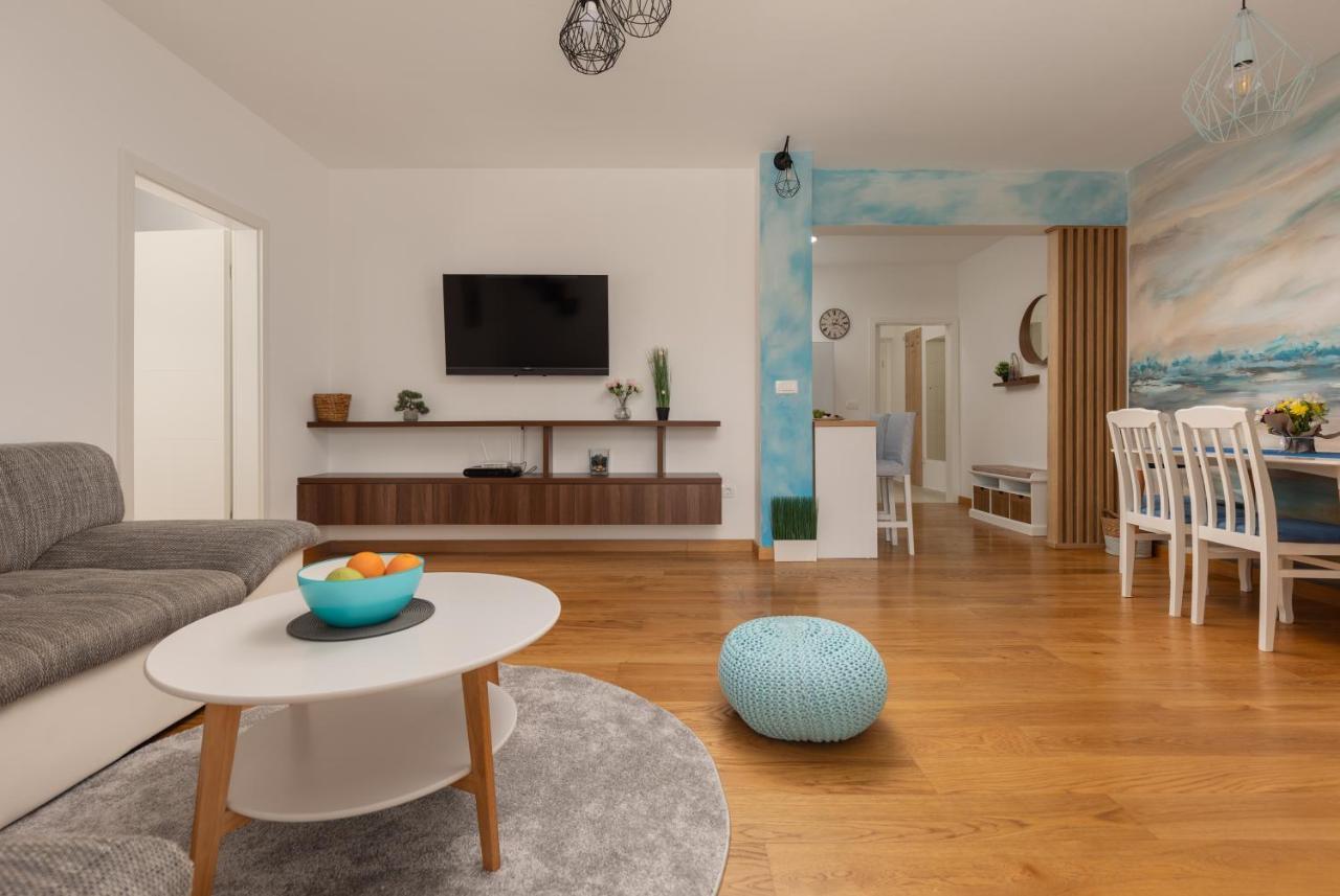 Emerald With Pool, Private And Private Sea View Terrace Apartman