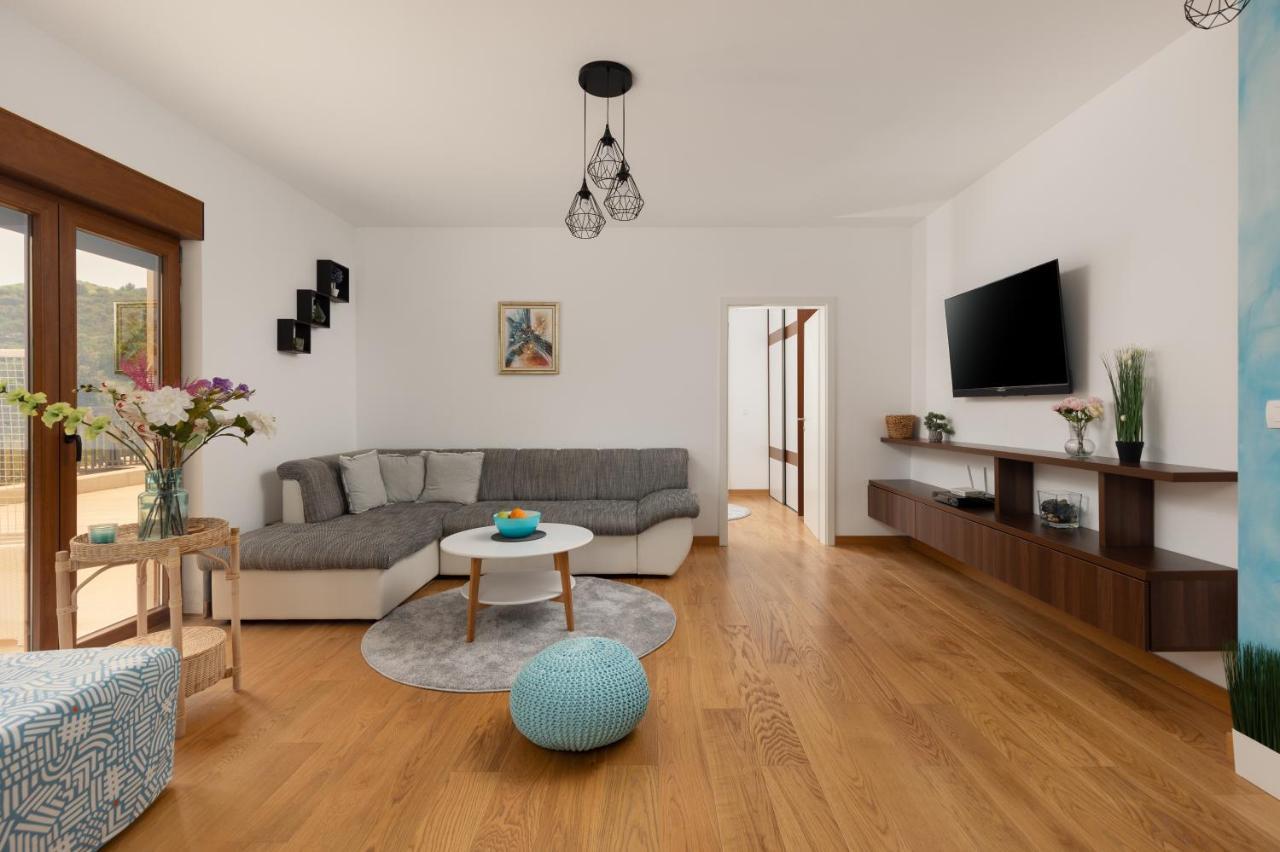 Apartman Emerald With Pool, Private And Private Sea View Terrace *